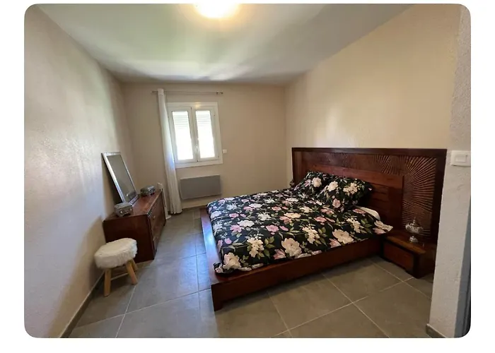 Petit Havre Du Brusc De 80 M2 Ferienhaus